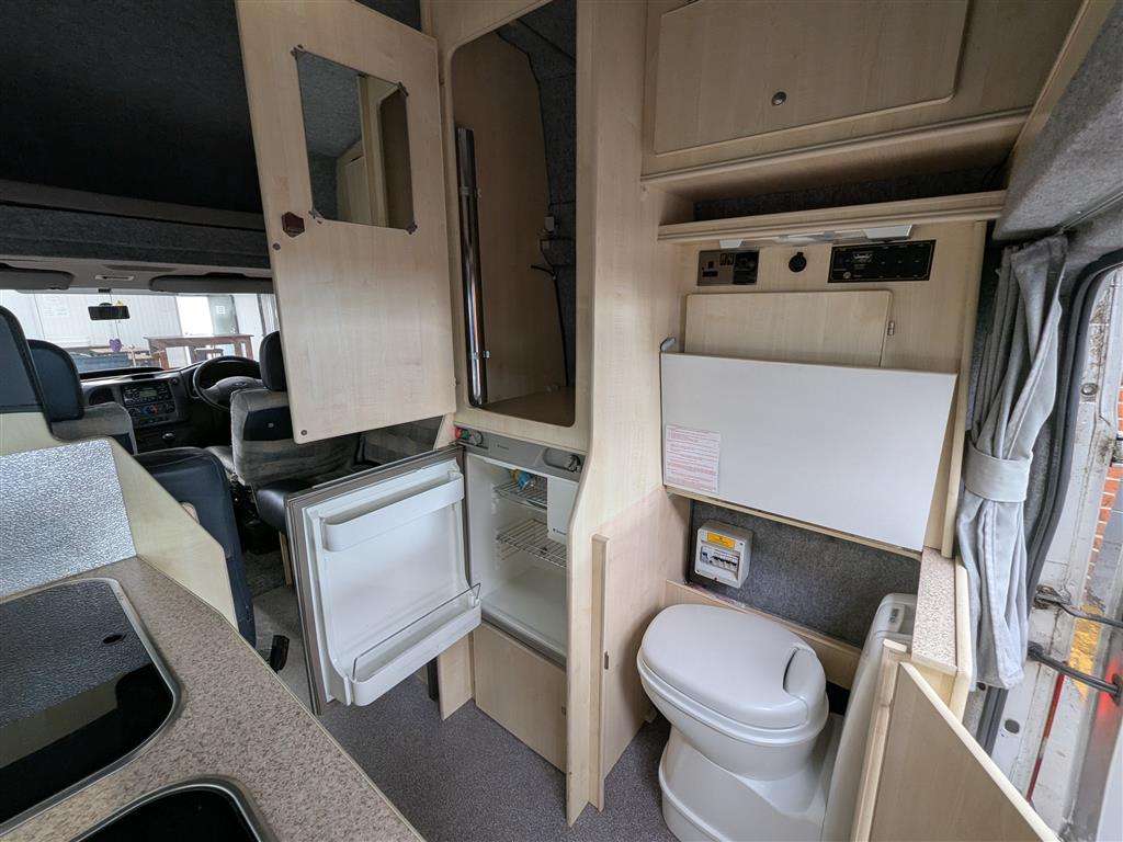 <p>2005 FORD TRANSIT 260 SWB</p>