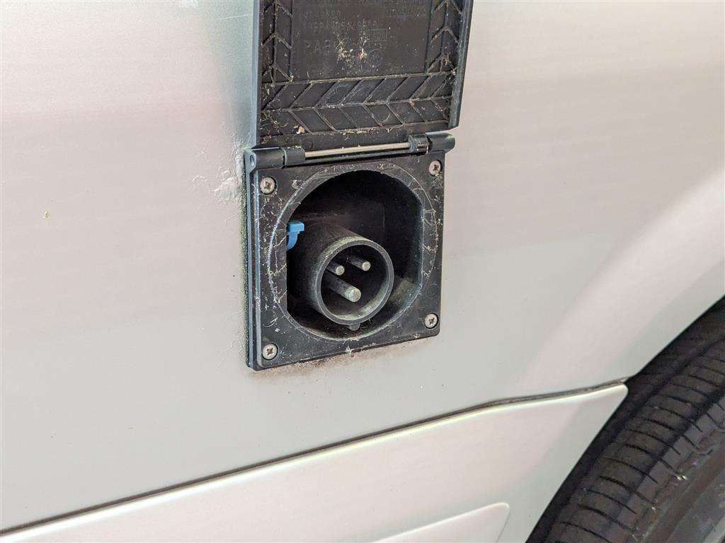 <p>2005 FORD TRANSIT 260 SWB</p>