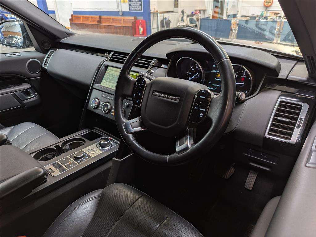 <p>2019 LAND ROVER DISCOVERY SE SD4 AUTO</p>