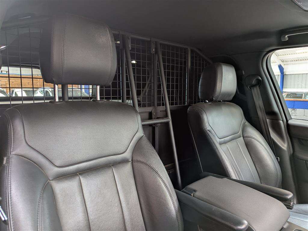 <p>2019 LAND ROVER DISCOVERY SE SD4 AUTO</p>