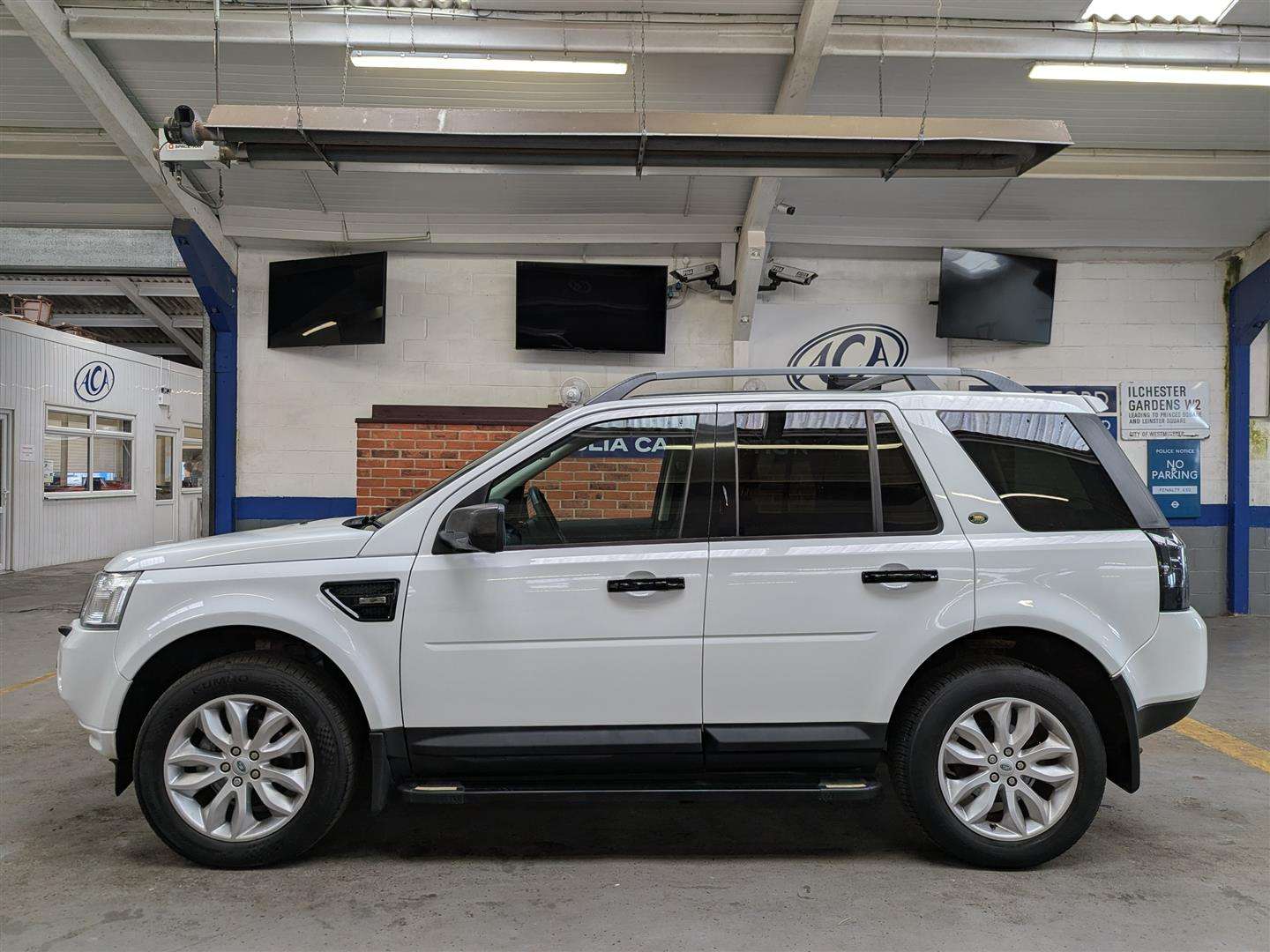 <p>2011 LAND ROVER FREELANDER GS TD4</p>