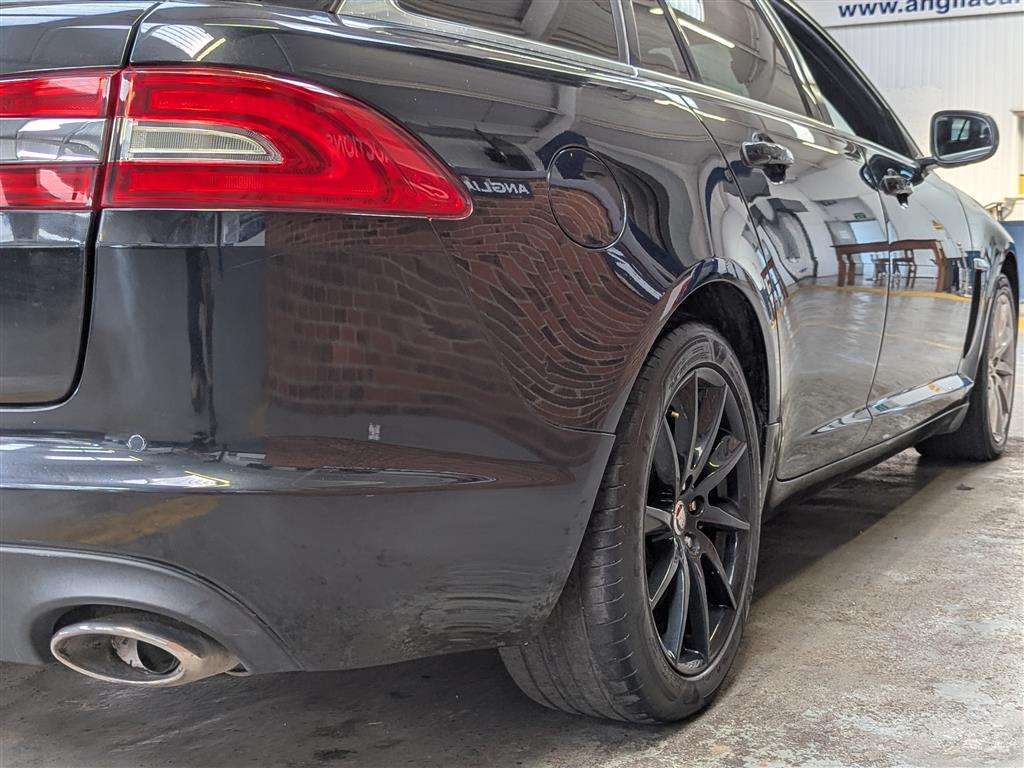 <p>2013 JAGUAR XF PREMIUM LUX SPORTBRAKE</p>
