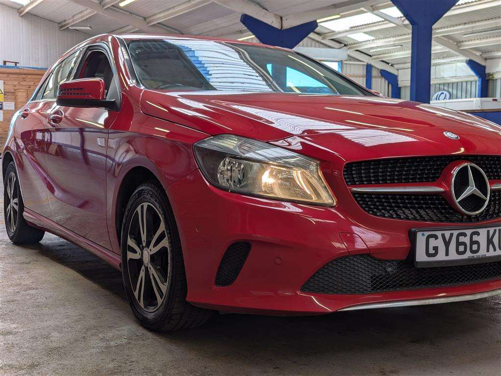 <p>2016 MERCEDES-BENZ A 200 D SE EXECUTIVE</p>