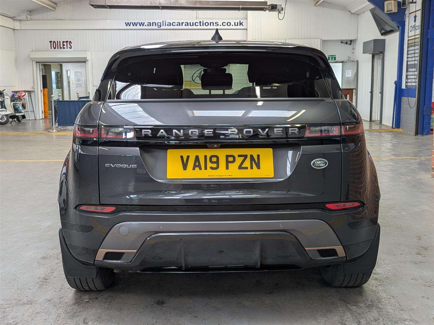 <p>2019 LAND ROVER RANGE ROVER EVOQUE R-DY S</p>