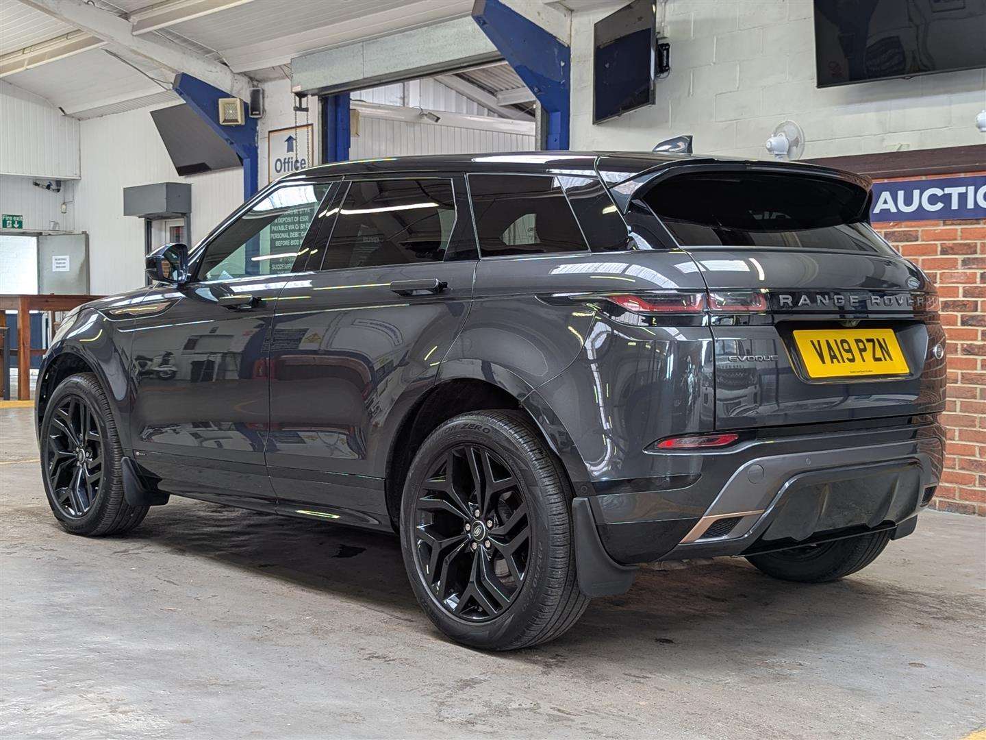 <p>2019 LAND ROVER RANGE ROVER EVOQUE R-DY S</p>