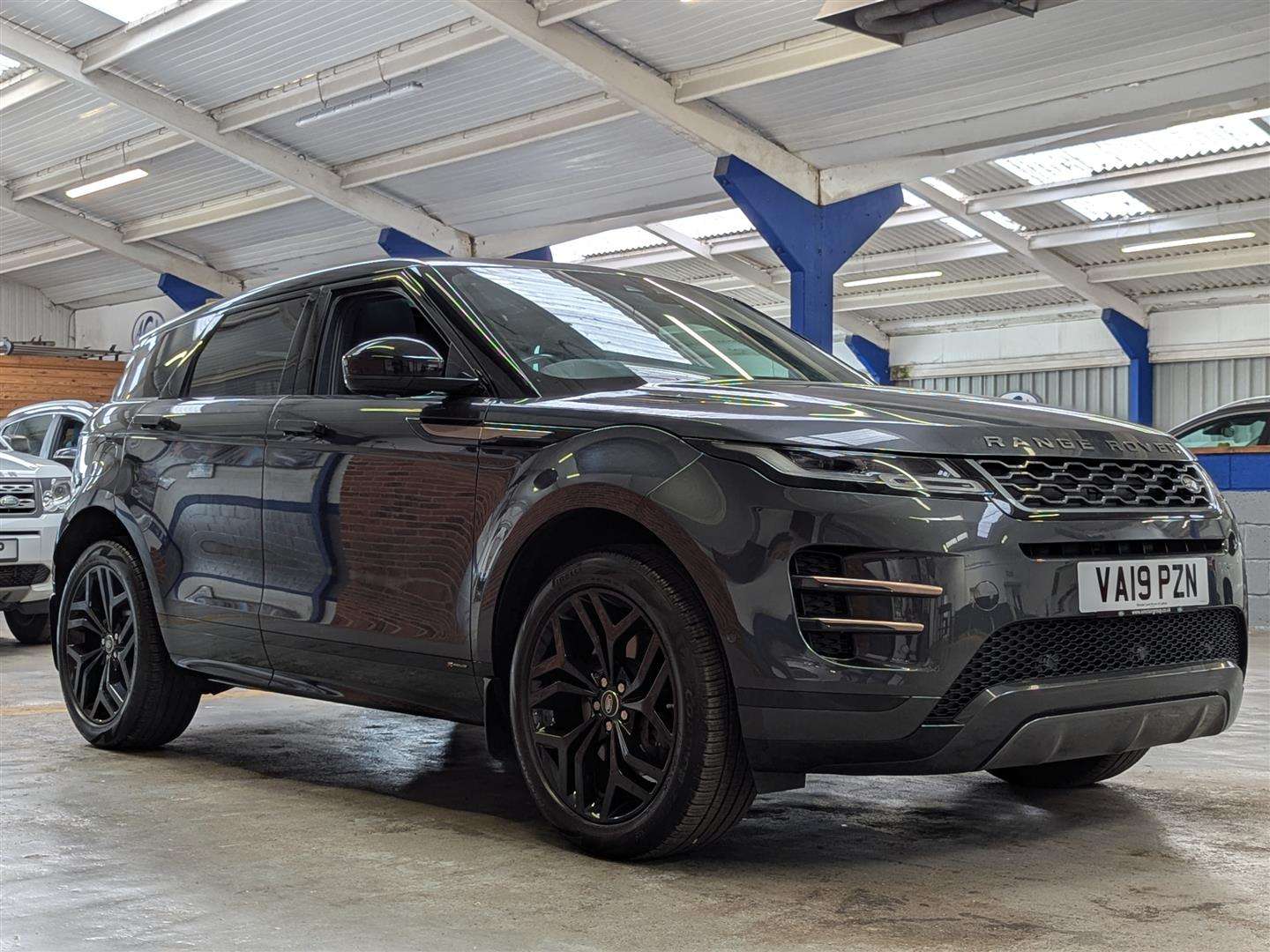 <p>2019 LAND ROVER RANGE ROVER EVOQUE R-DY S</p>