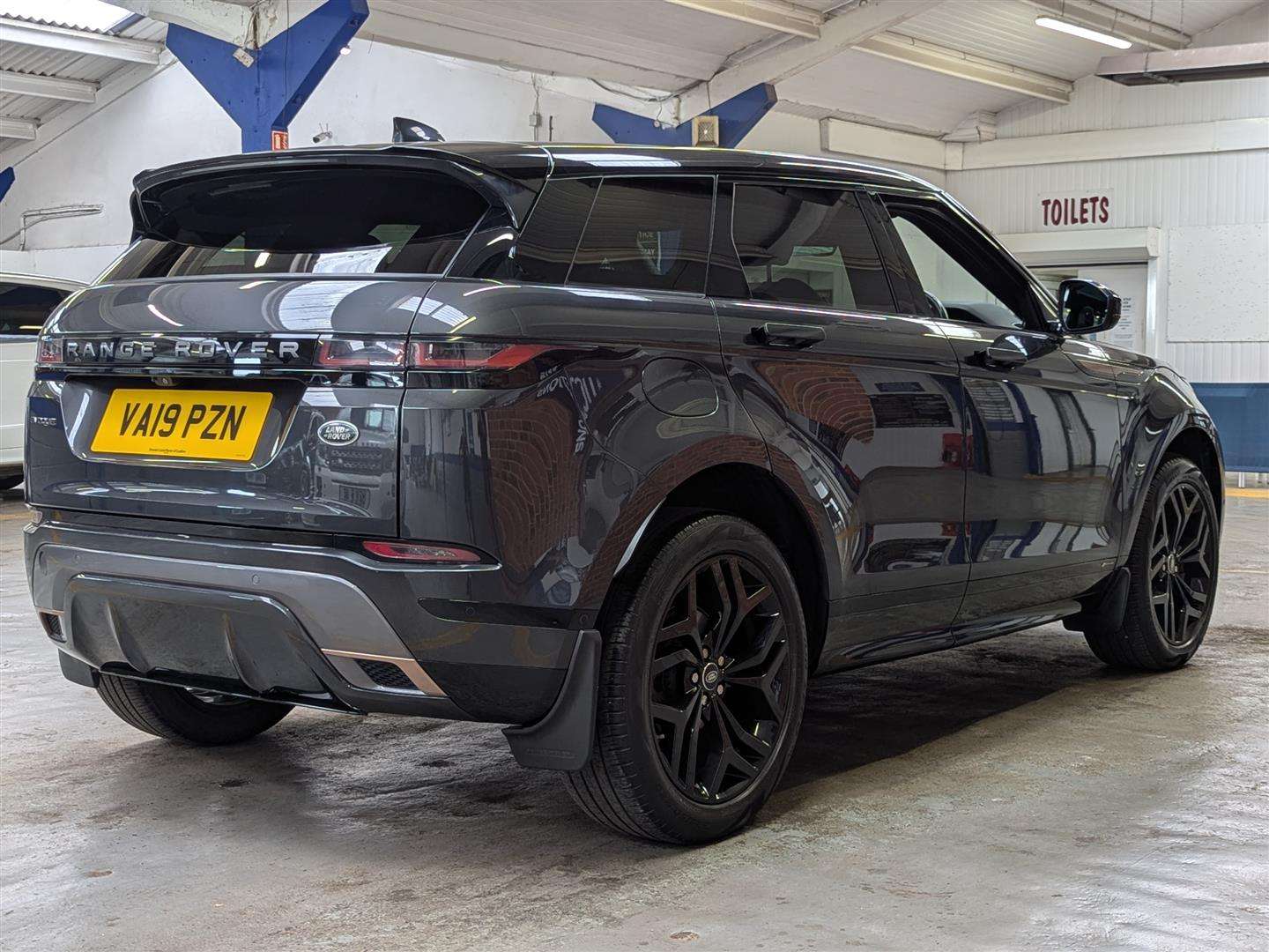 <p>2019 LAND ROVER RANGE ROVER EVOQUE R-DY S</p>
