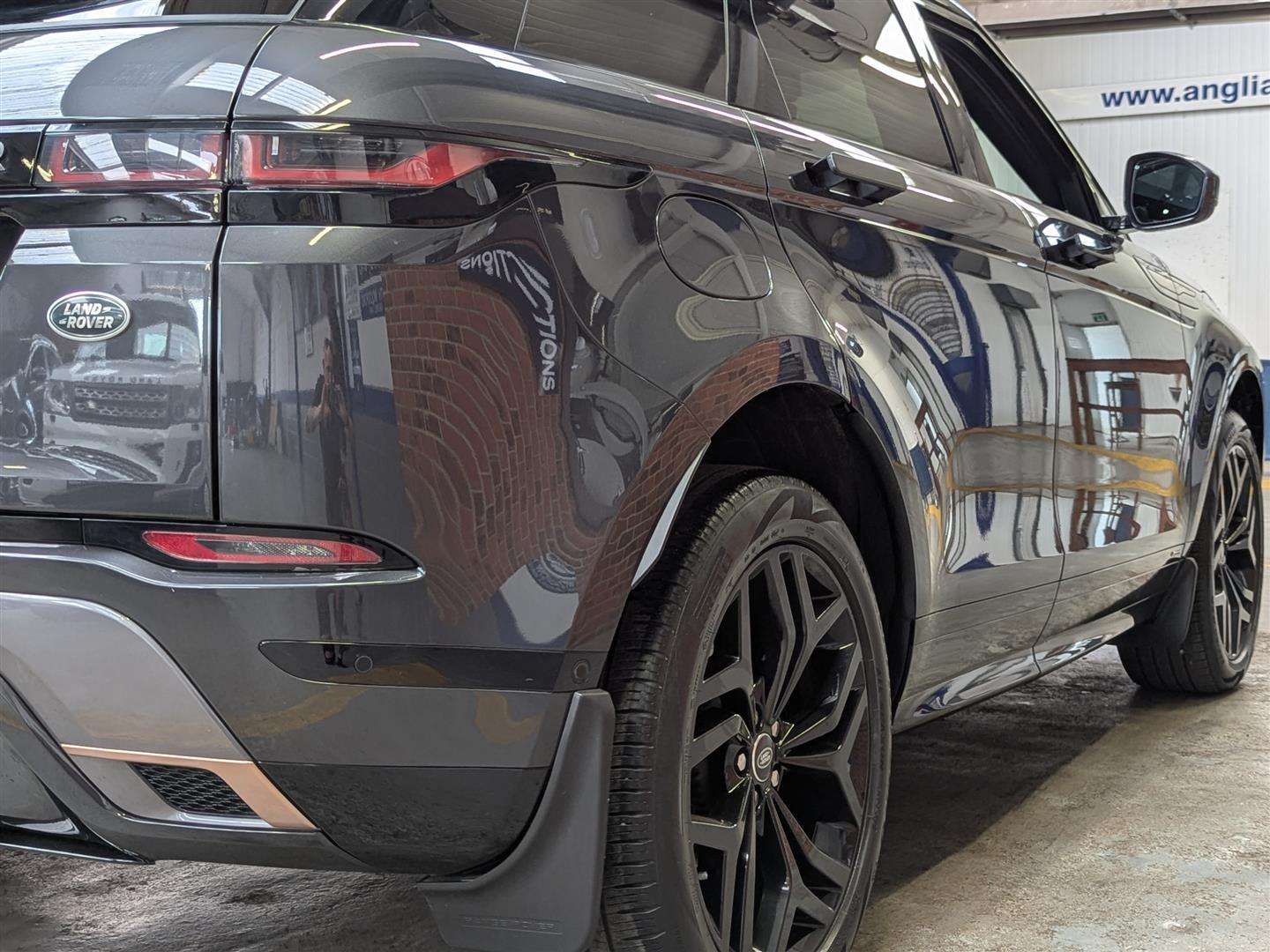 <p>2019 LAND ROVER RANGE ROVER EVOQUE R-DY S</p>