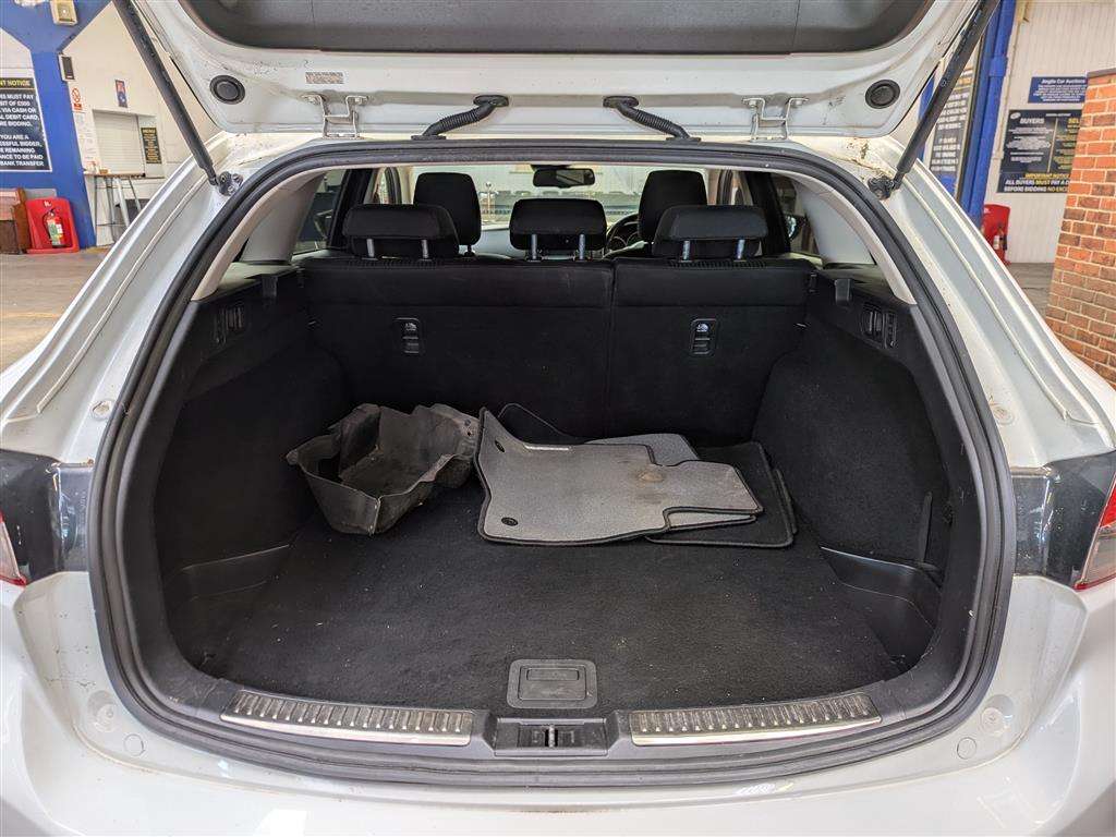<p>2014 MAZDA 6 SE-L NAV D AUTO</p>