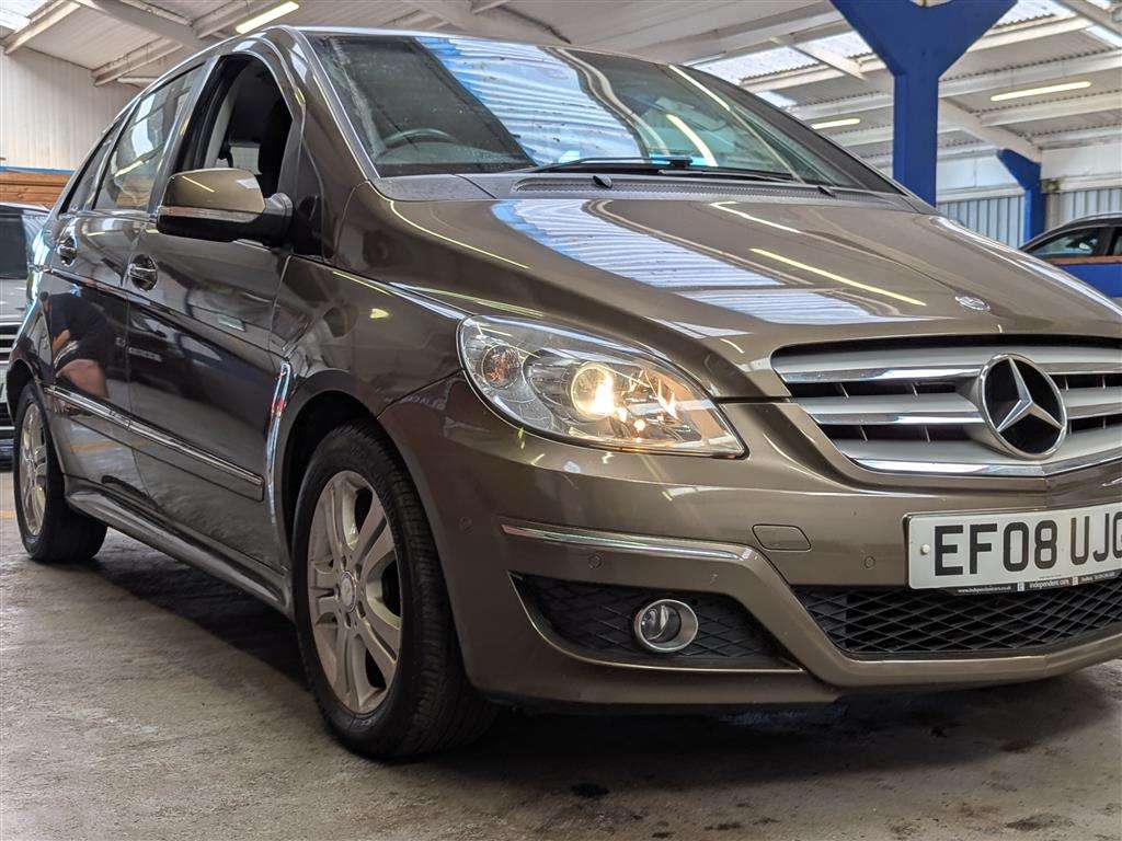 <p>2008 MERCEDES B200 CDI SE</p>