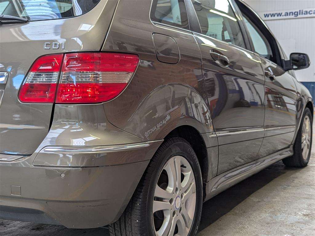 <p>2008 MERCEDES B200 CDI SE</p>