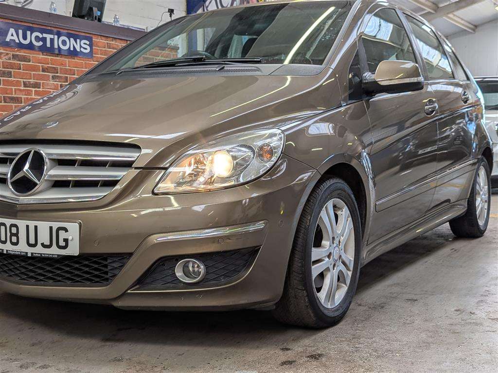 <p>2008 MERCEDES B200 CDI SE</p>
