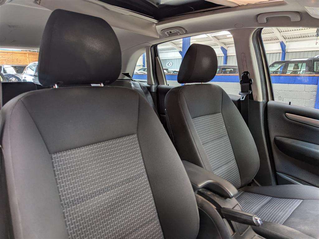 <p>2008 MERCEDES B200 CDI SE</p>