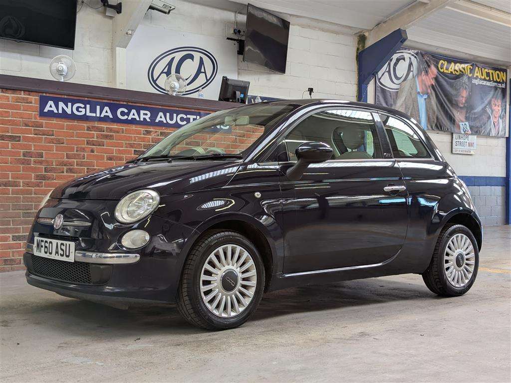 <p>2010 FIAT 500 LOUNGE S-A</p>