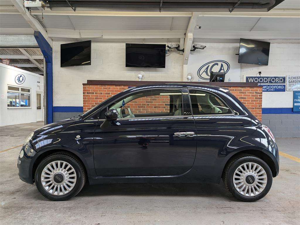 <p>2010 FIAT 500 LOUNGE S-A</p>