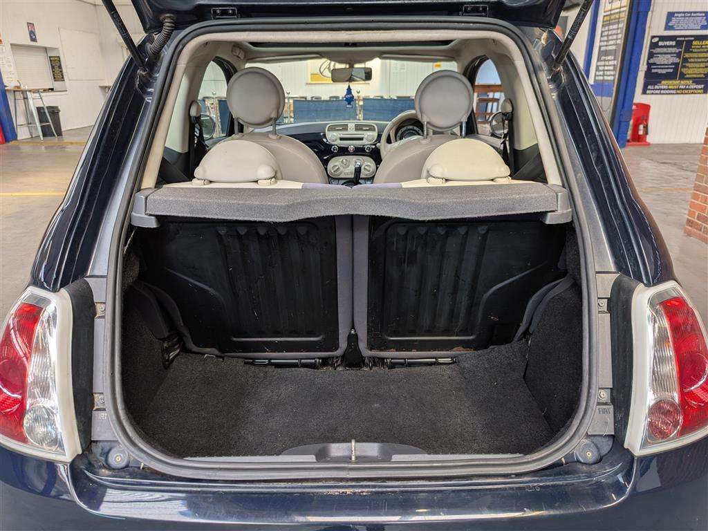 <p>2010 FIAT 500 LOUNGE S-A</p>