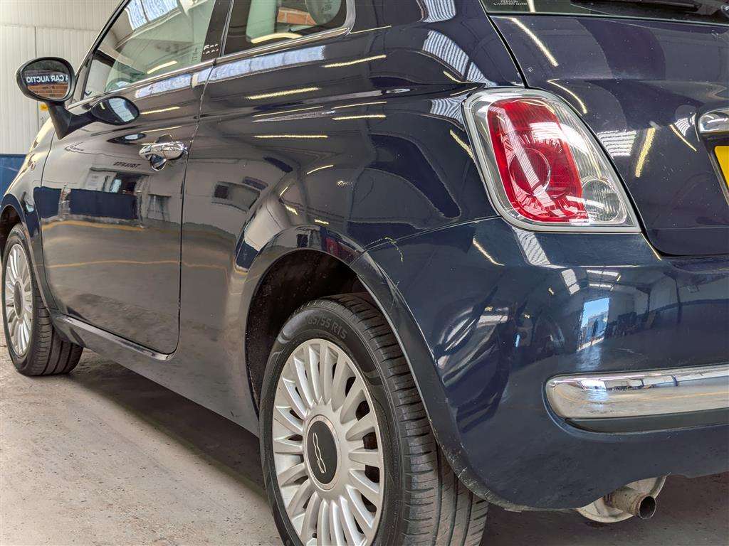 <p>2010 FIAT 500 LOUNGE S-A</p>