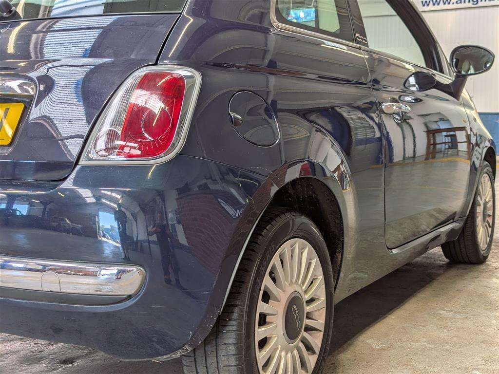 <p>2010 FIAT 500 LOUNGE S-A</p>