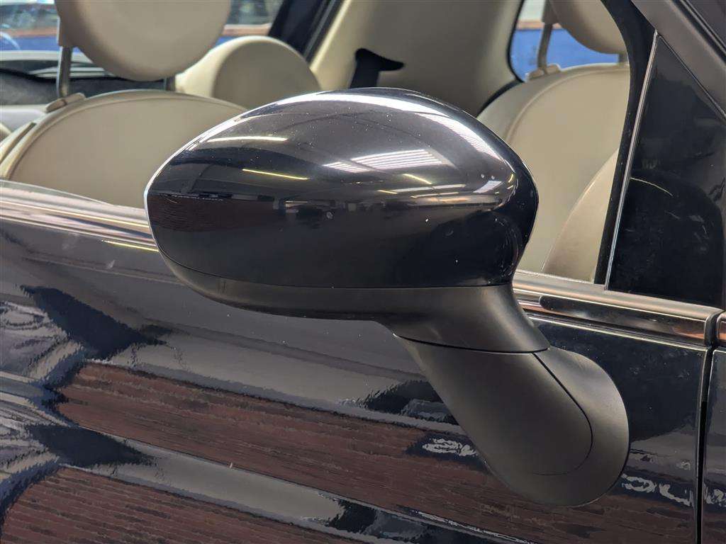 <p>2010 FIAT 500 LOUNGE S-A</p>
