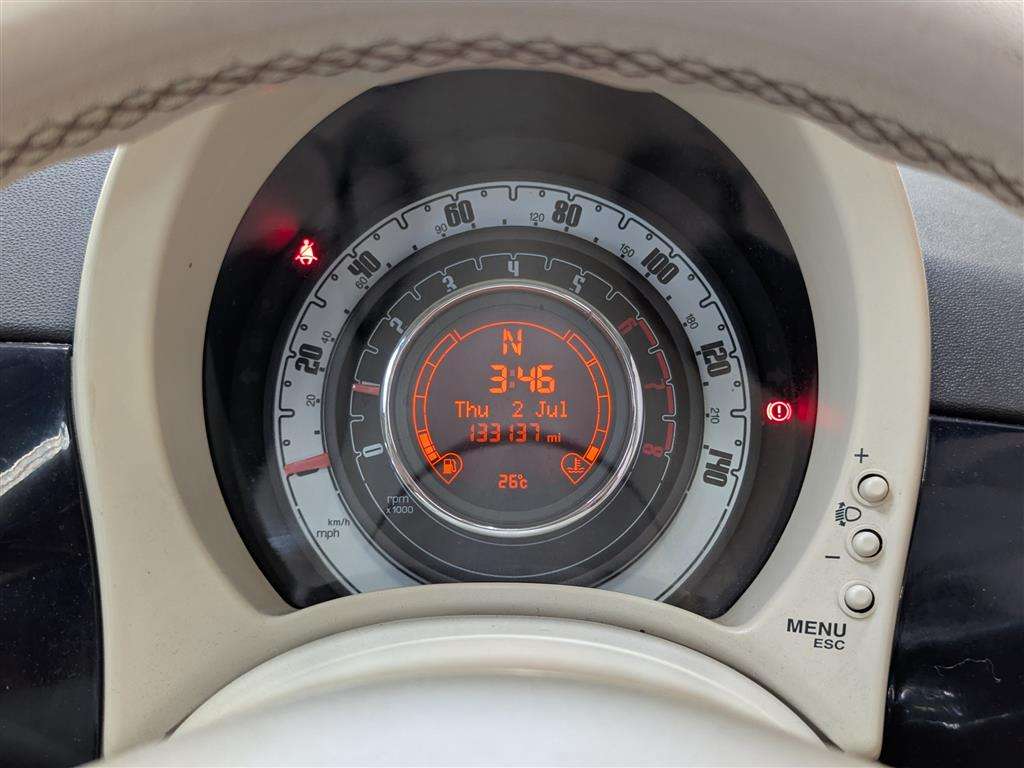 <p>2010 FIAT 500 LOUNGE S-A</p>