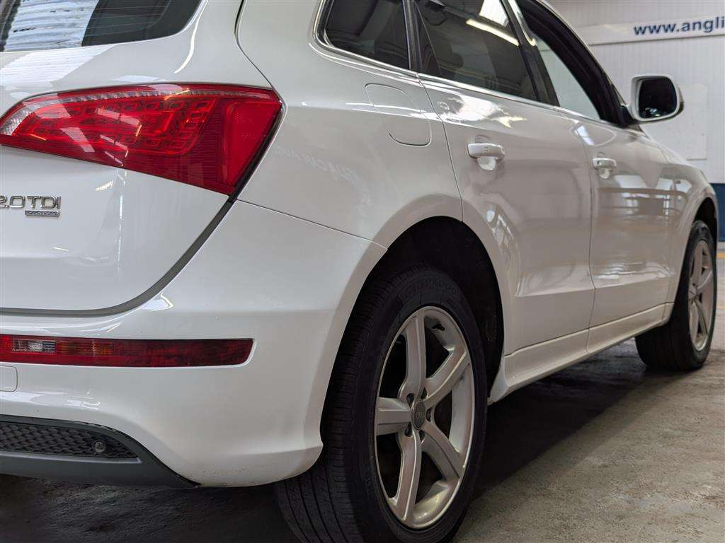 <p>2009 AUDI Q5 S LINE TDI QUATTRO S-A</p>