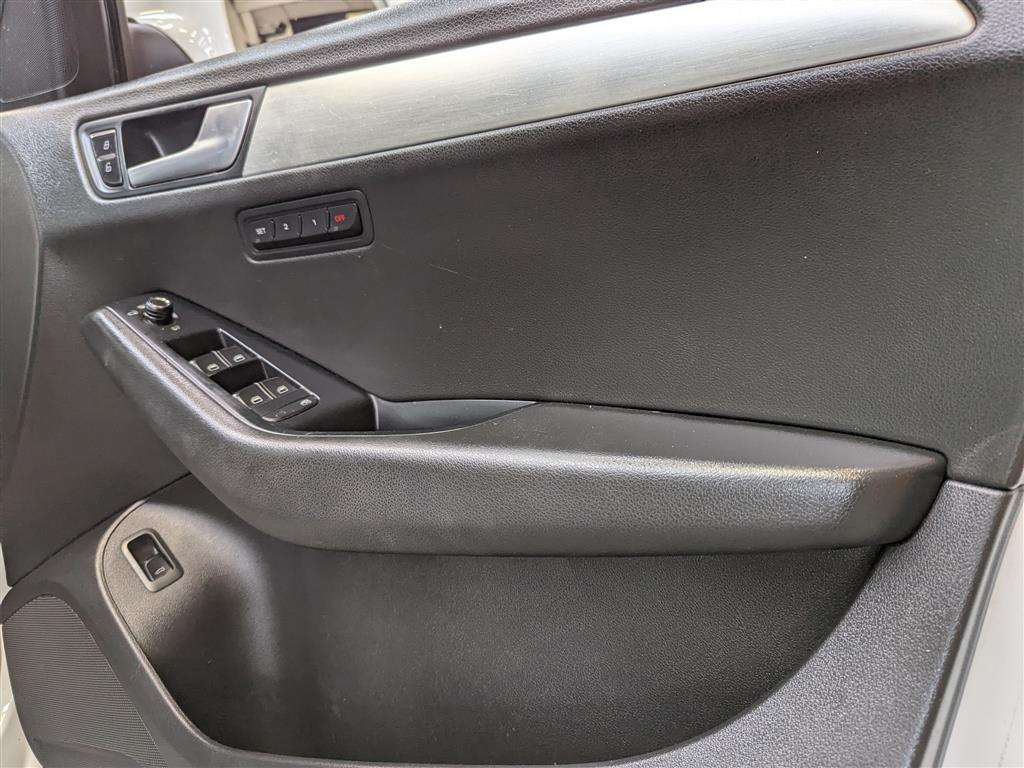 <p>2009 AUDI Q5 S LINE TDI QUATTRO S-A</p>