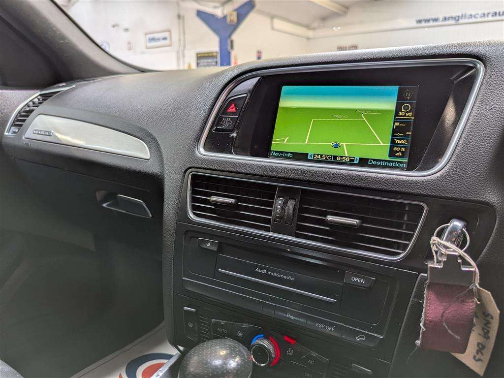 <p>2009 AUDI Q5 S LINE TDI QUATTRO S-A</p>