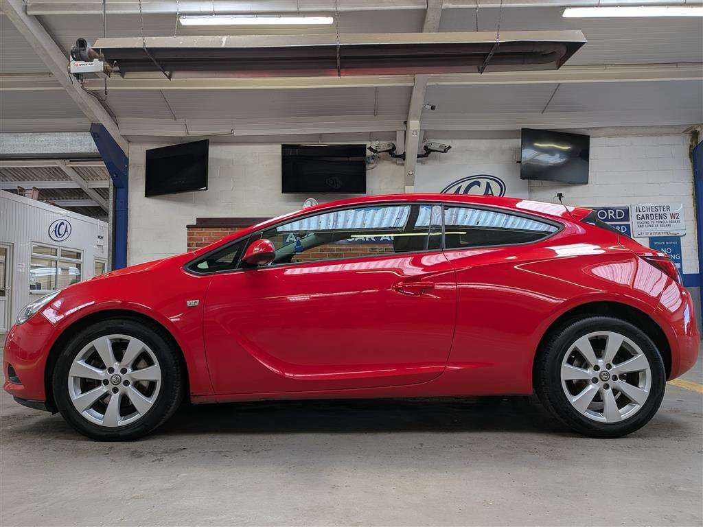 <p>2012 VAUXHALL ASTRA GTC SPORT CDTI S/S</p>