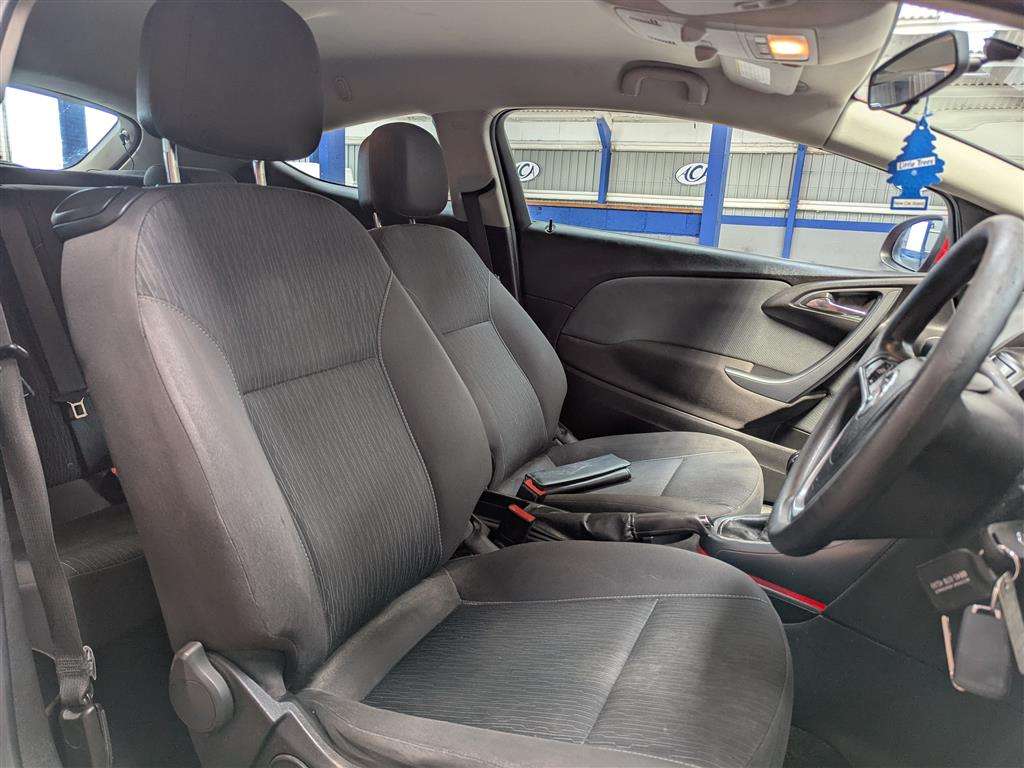 <p>2012 VAUXHALL ASTRA GTC SPORT CDTI S/S</p>
