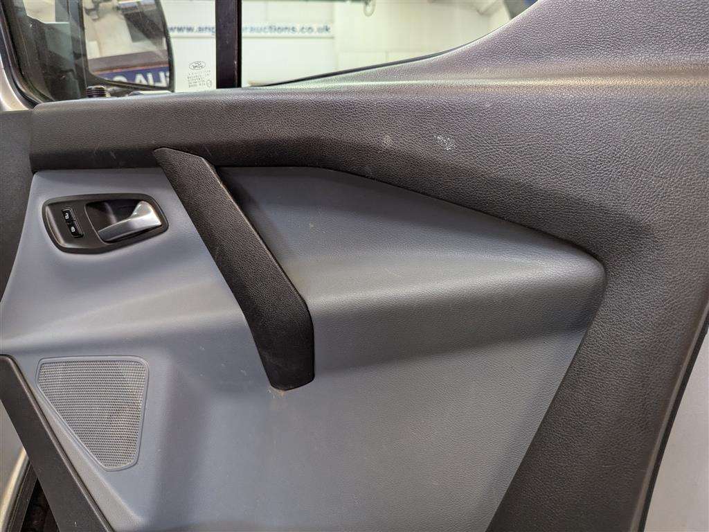 <p>2016 FORD TRANSIT CUSTOM 330 TREND</p>