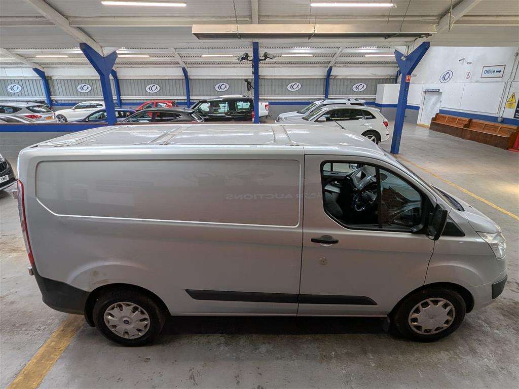 <p>2016 FORD TRANSIT CUSTOM 330 TREND</p>