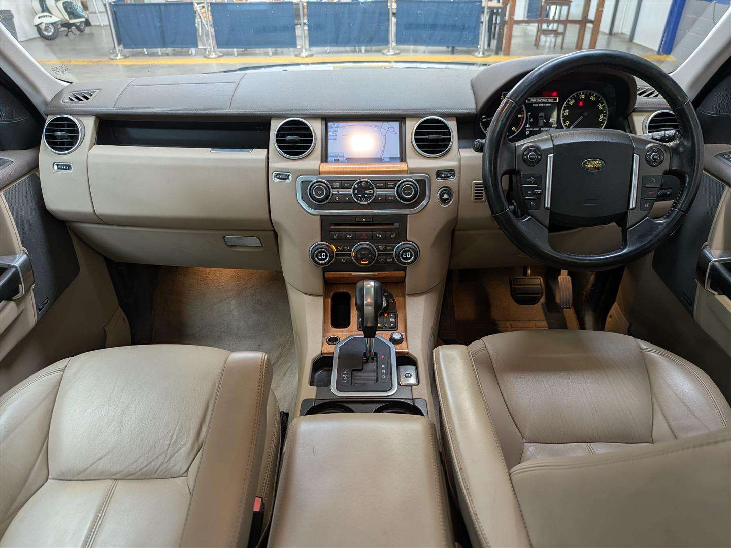 <p>2009 LAND ROVER DISCOVERY HSE TDV6 AUTO</p>