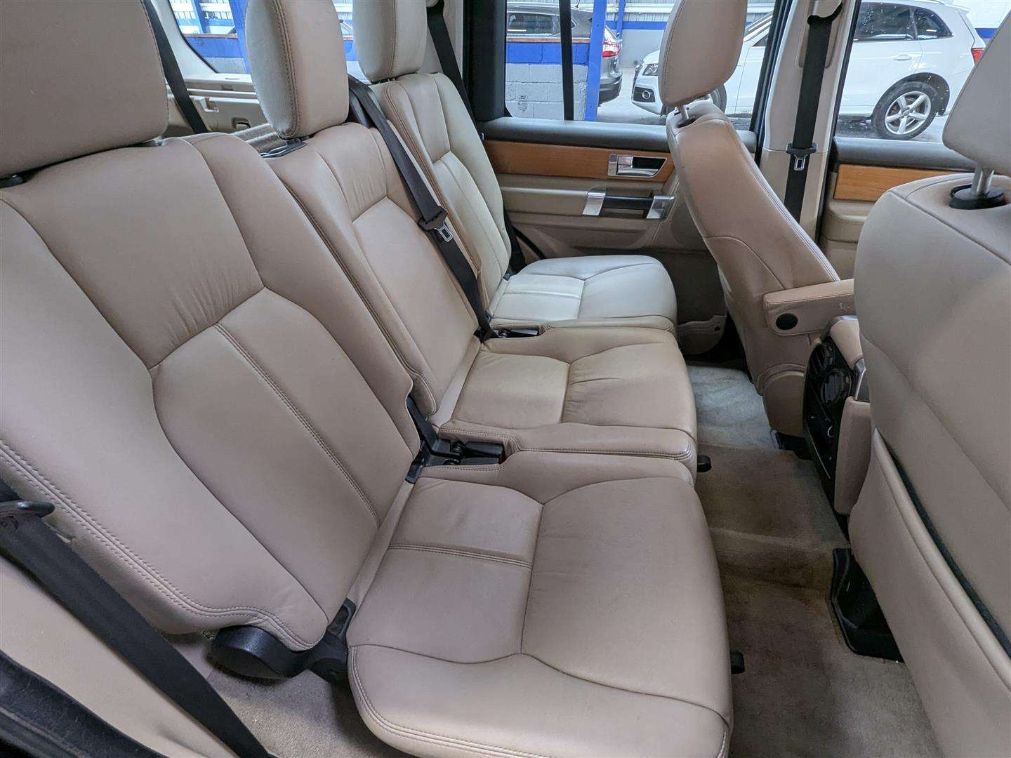 <p>2009 LAND ROVER DISCOVERY HSE TDV6 AUTO</p>