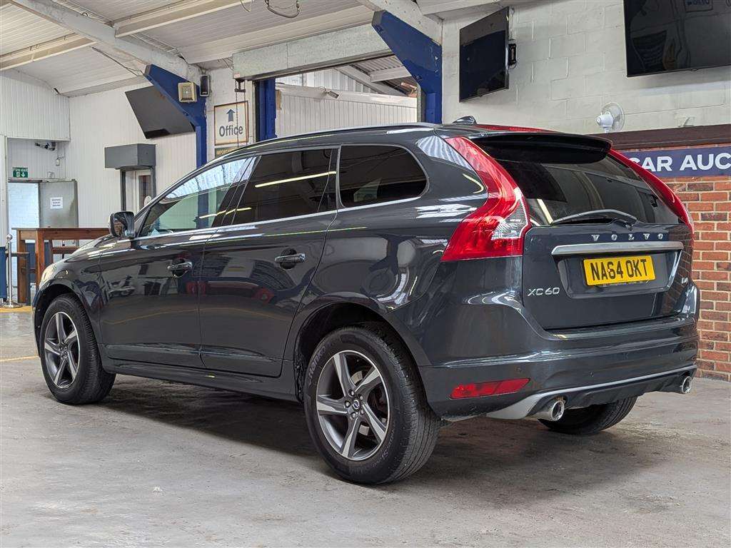 <p>2014 VOLVO XC60 R-DESIGN D4</p>