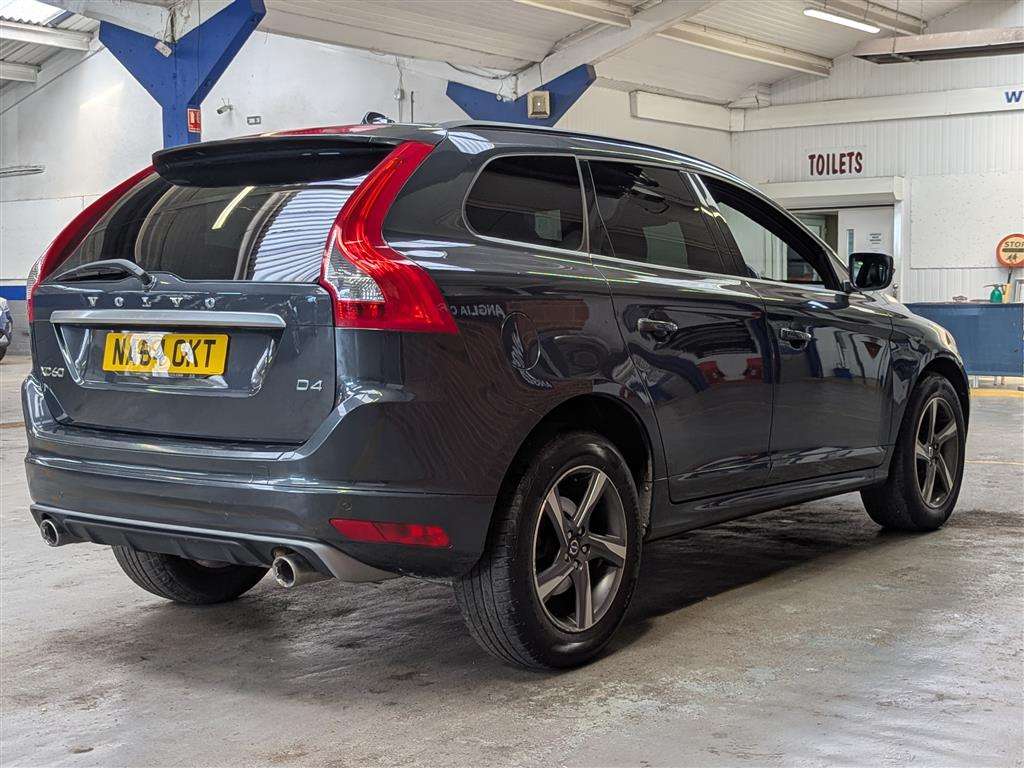 <p>2014 VOLVO XC60 R-DESIGN D4</p>