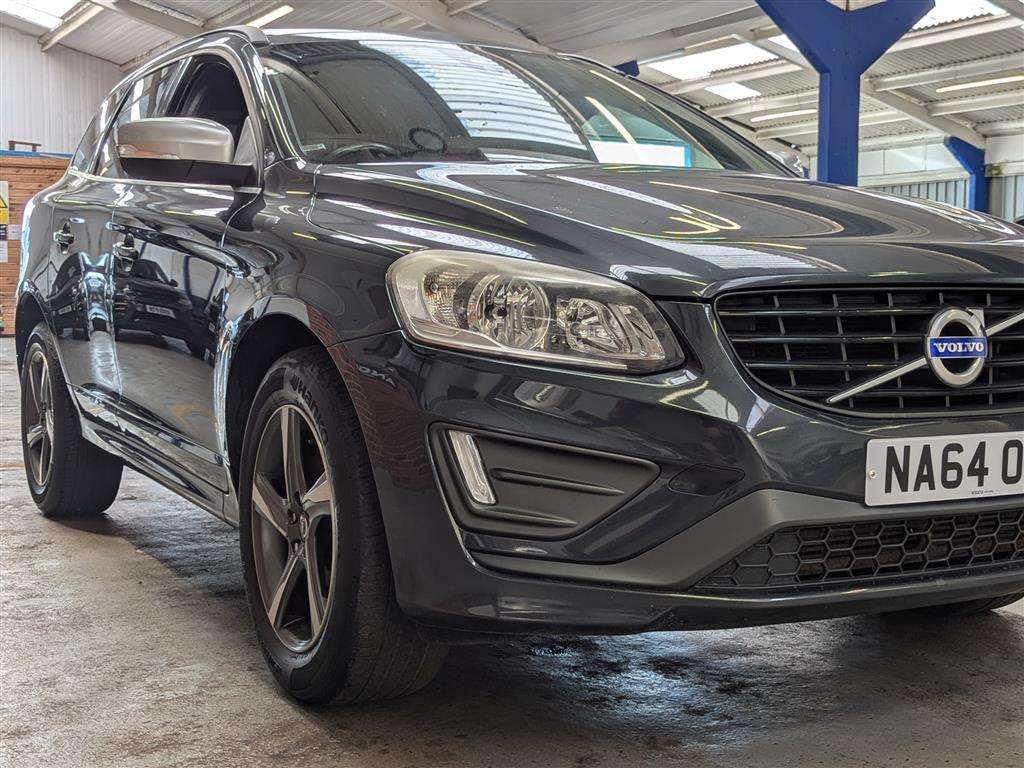 <p>2014 VOLVO XC60 R-DESIGN D4</p>