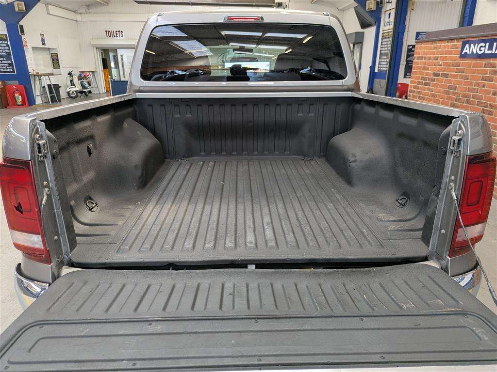 <p>2017 VOLKSWAGEN AMAROK HIGHLINE V6 TDI 4M</p>