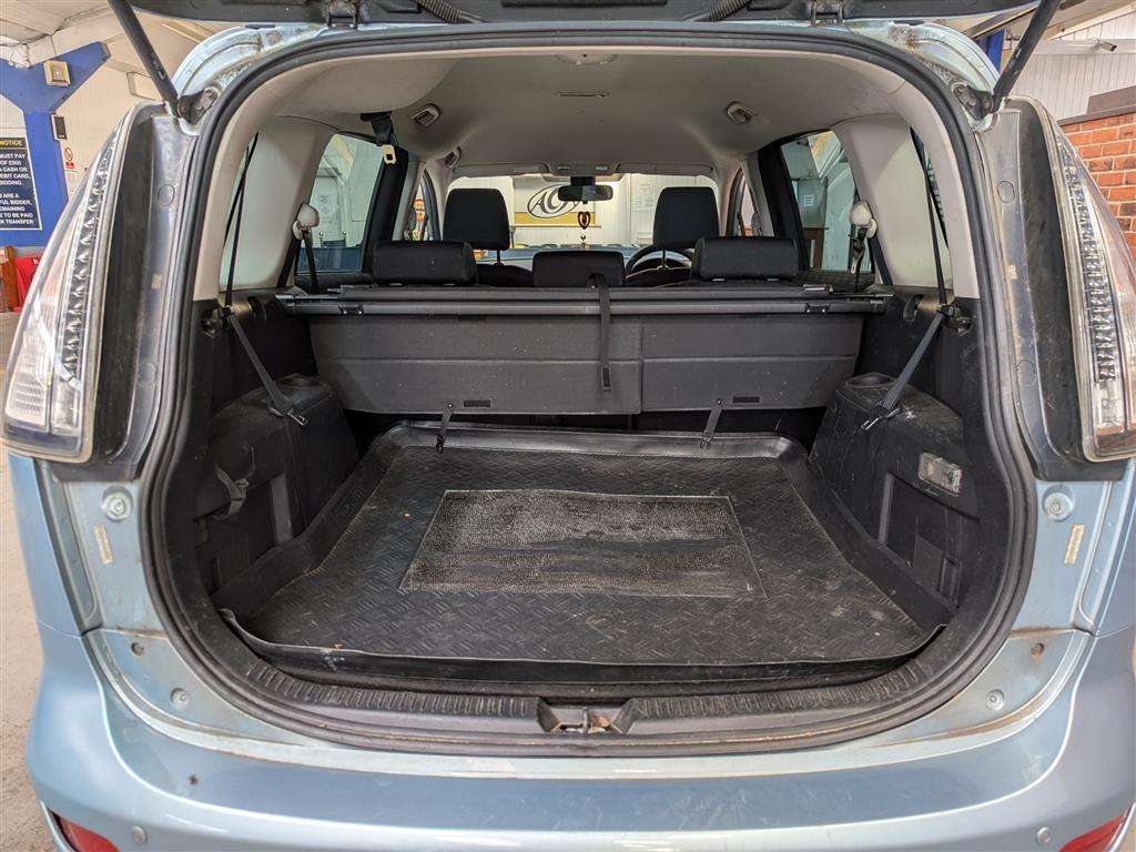<p>2008 MAZDA 5 SPORT</p>