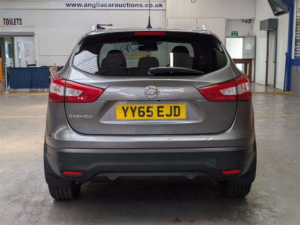 <p>2015 NISSAN QASHQAI N-TEC + DIG-T CVT</p>