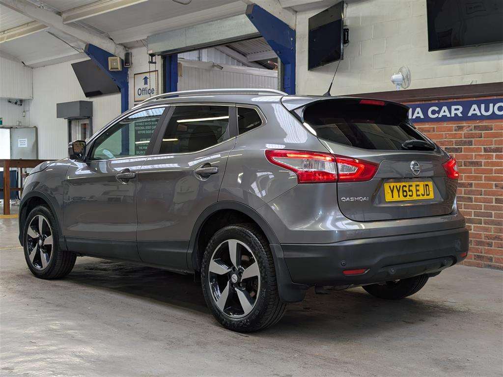 <p>2015 NISSAN QASHQAI N-TEC + DIG-T CVT</p>