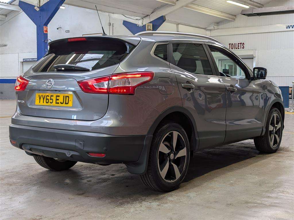 <p>2015 NISSAN QASHQAI N-TEC + DIG-T CVT</p>