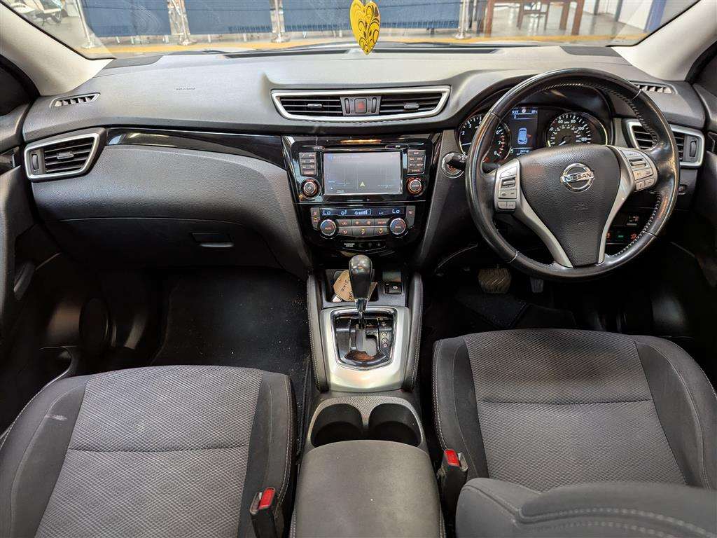 <p>2015 NISSAN QASHQAI N-TEC + DIG-T CVT</p>