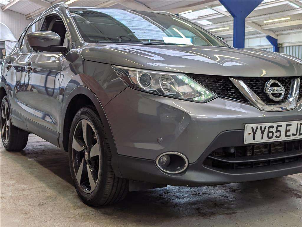 <p>2015 NISSAN QASHQAI N-TEC + DIG-T CVT</p>