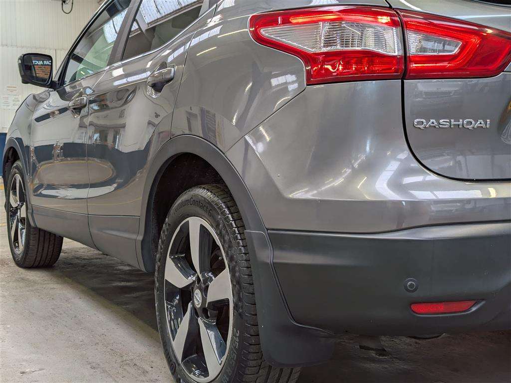 <p>2015 NISSAN QASHQAI N-TEC + DIG-T CVT</p>