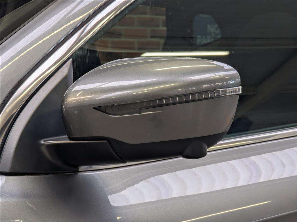 <p>2015 NISSAN QASHQAI N-TEC + DIG-T CVT</p>