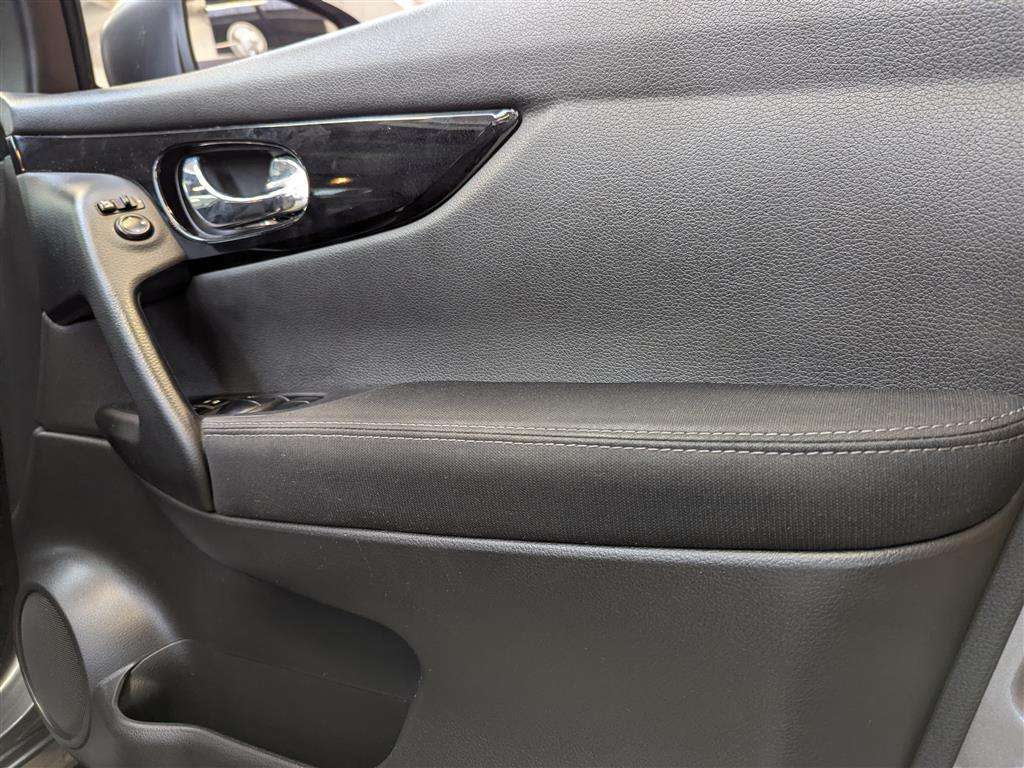<p>2015 NISSAN QASHQAI N-TEC + DIG-T CVT</p>