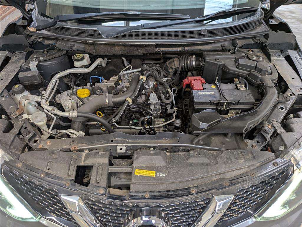 <p>2015 NISSAN QASHQAI N-TEC + DIG-T CVT</p>