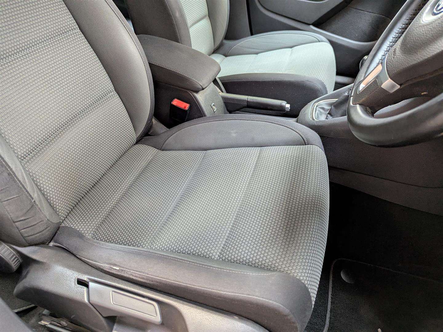 <p>2011 VOLKSWAGEN GOLF MATCH TDI BLUE TECH</p>