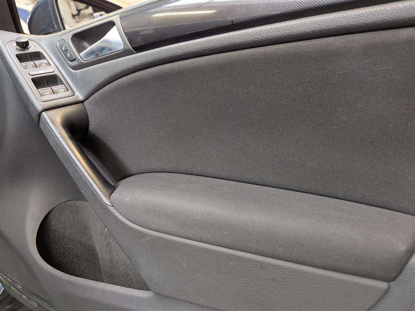 <p>2011 VOLKSWAGEN GOLF MATCH TDI BLUE TECH</p>