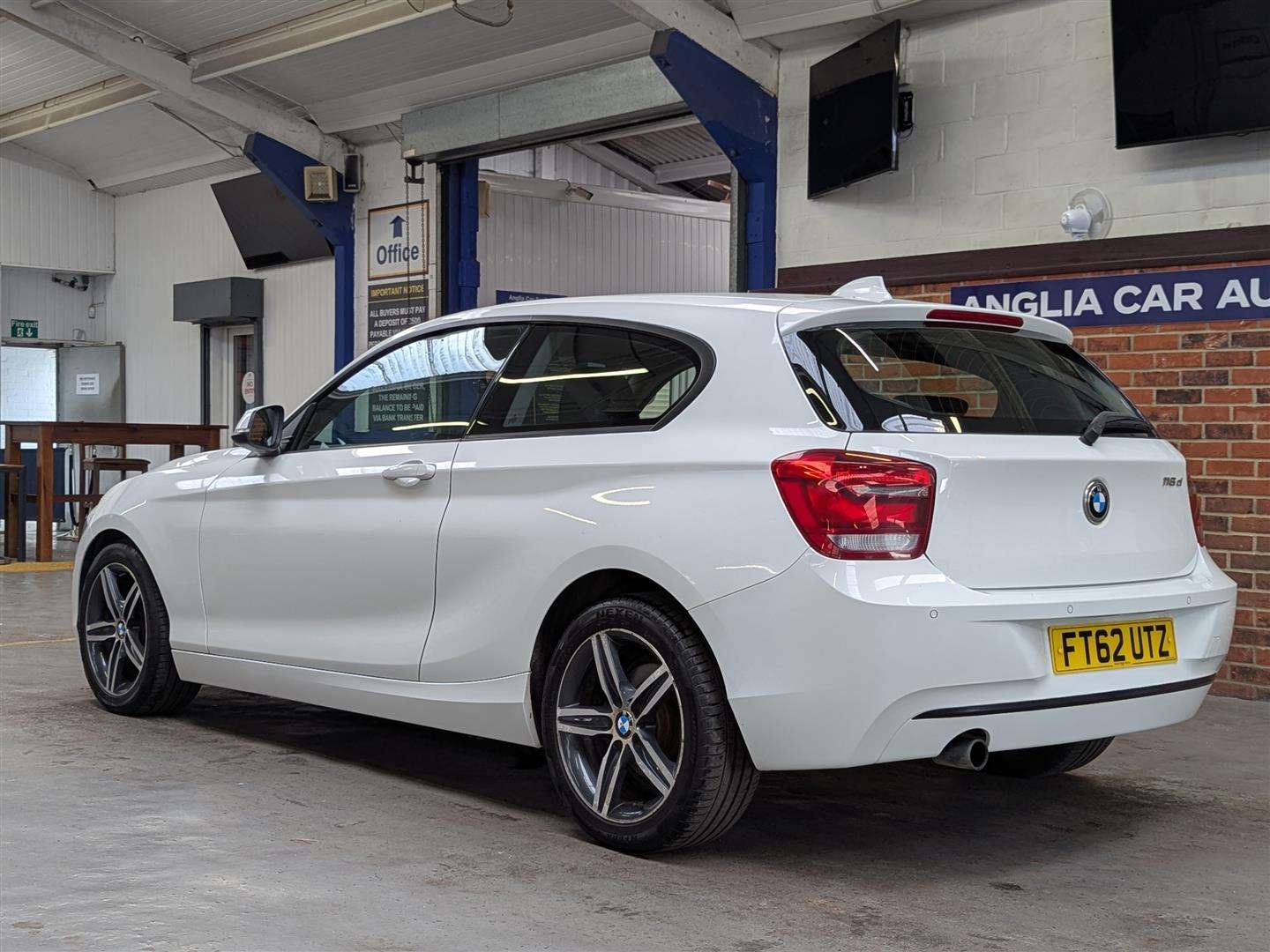 <p>2012 BMW 116D SPORT</p>